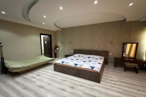 7 Bedroom House Didi Digomi (13)