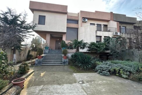 7 Bedroom House Didi Digomi (27)